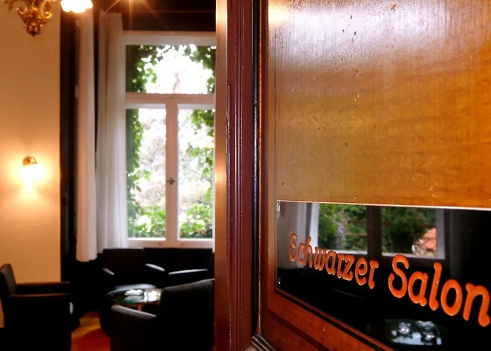 Junghans Отель 3*