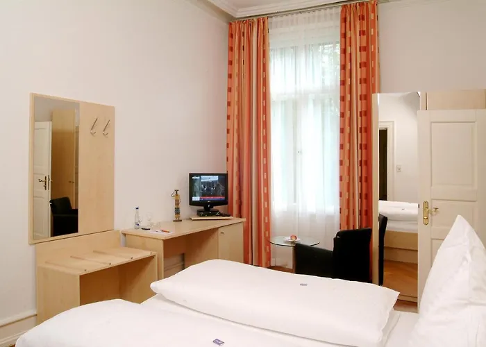 Отель Junghans 3*