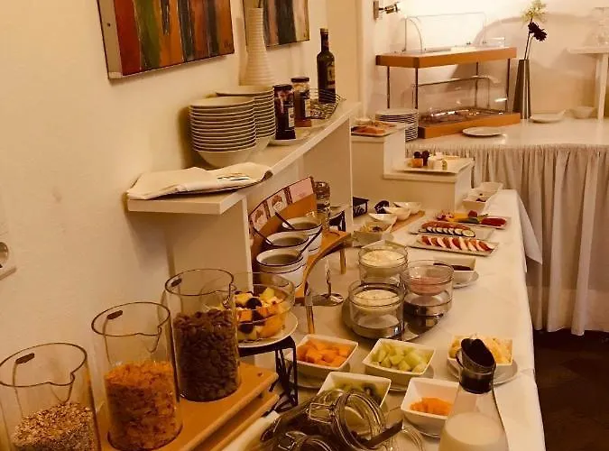 Junghans Отель 3*