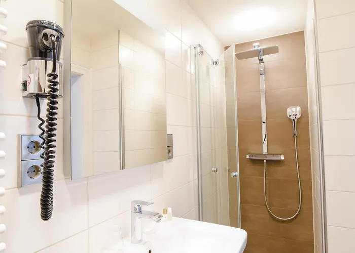 Junghans Отель Шрамберг